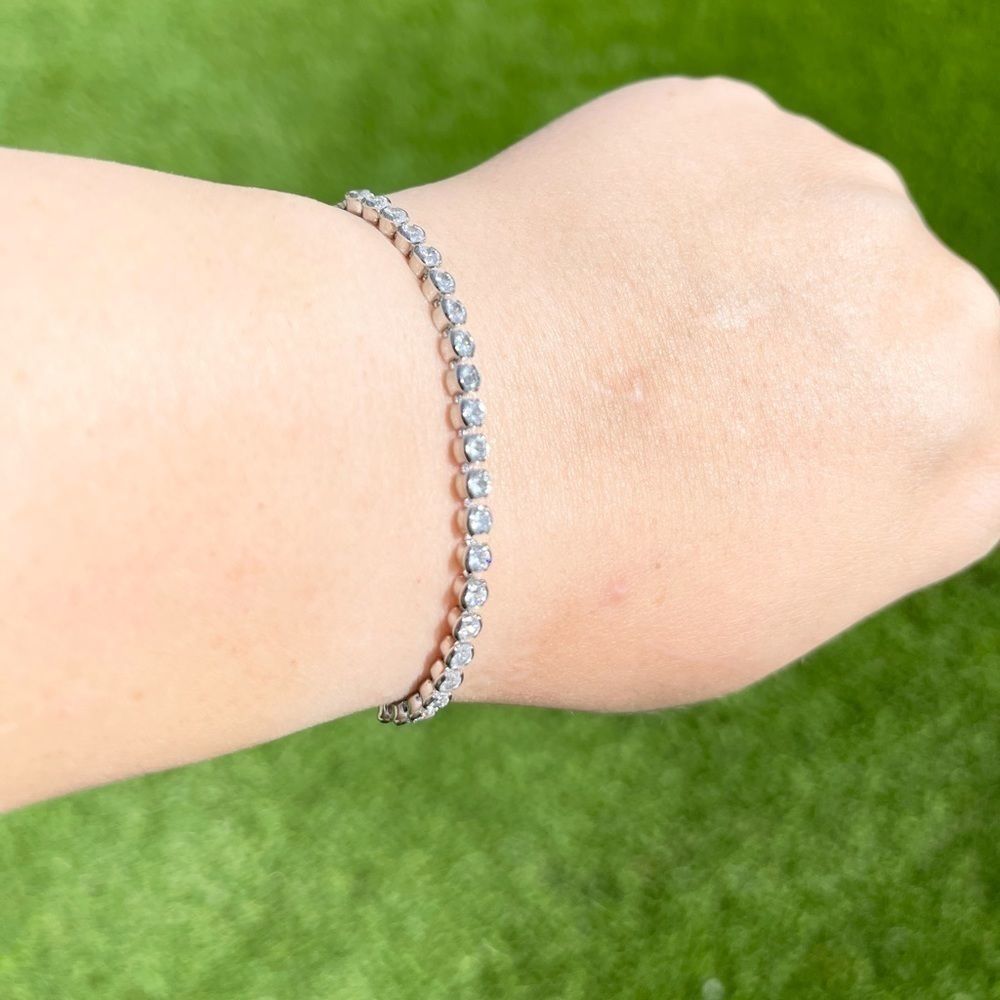 Bangle bracelet adjustable straps